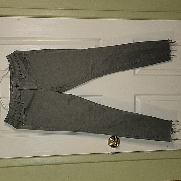 Universal Thread Mid Rise Skinny Jeans - Picture 6 of 9